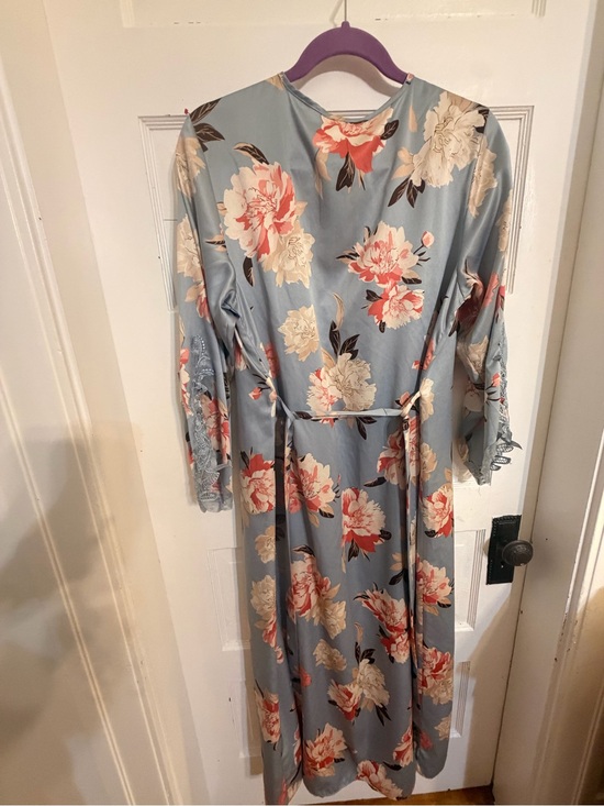 Flora Nikrooz Other - Flora Nikrooz Dusty Blue Floral 100% polyester Robe with Coral and Cream Blooms